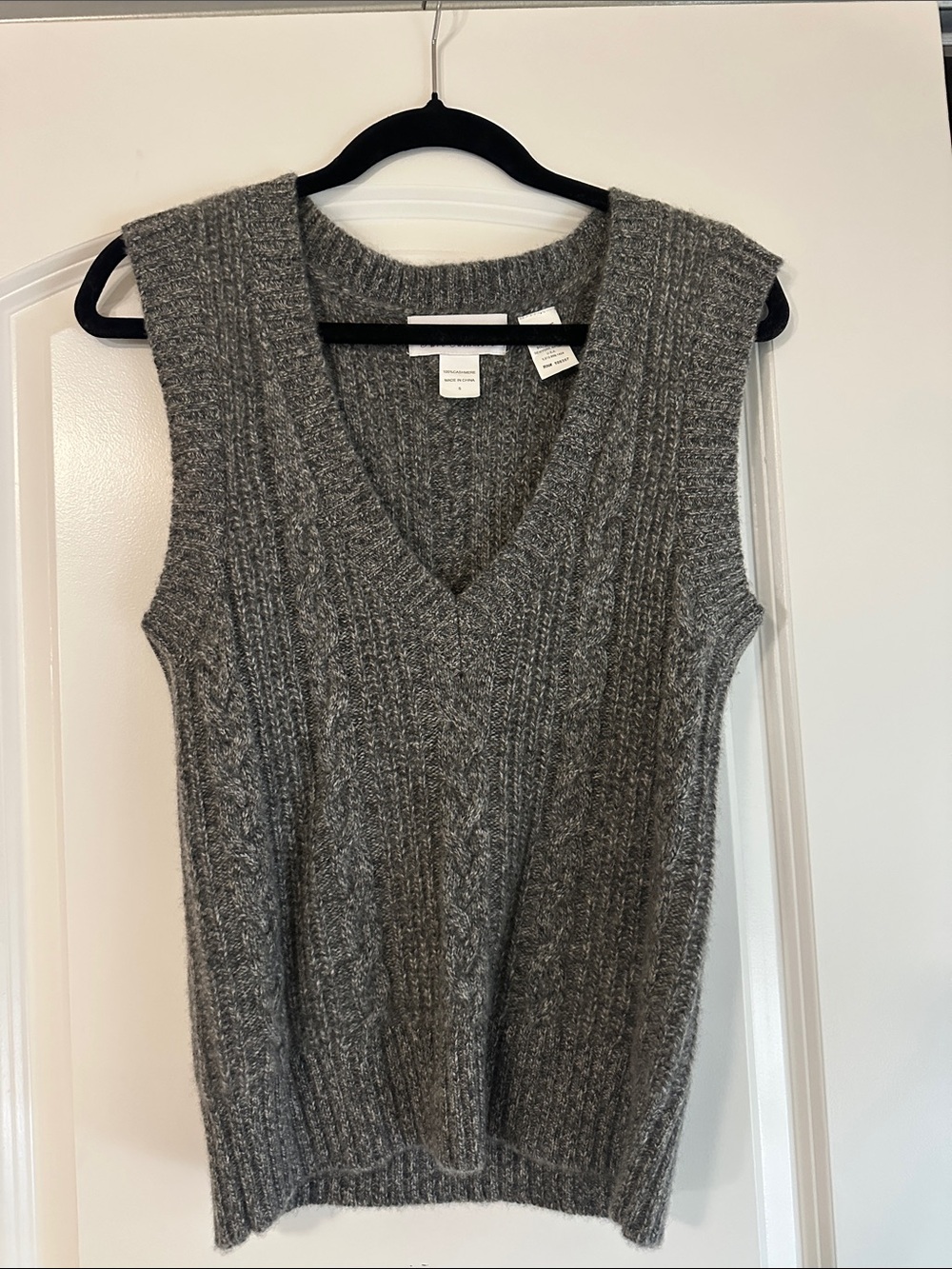 Cashmere Gray Cable Knit V-Neck Sleeveless Sweater Vest - Unbranded